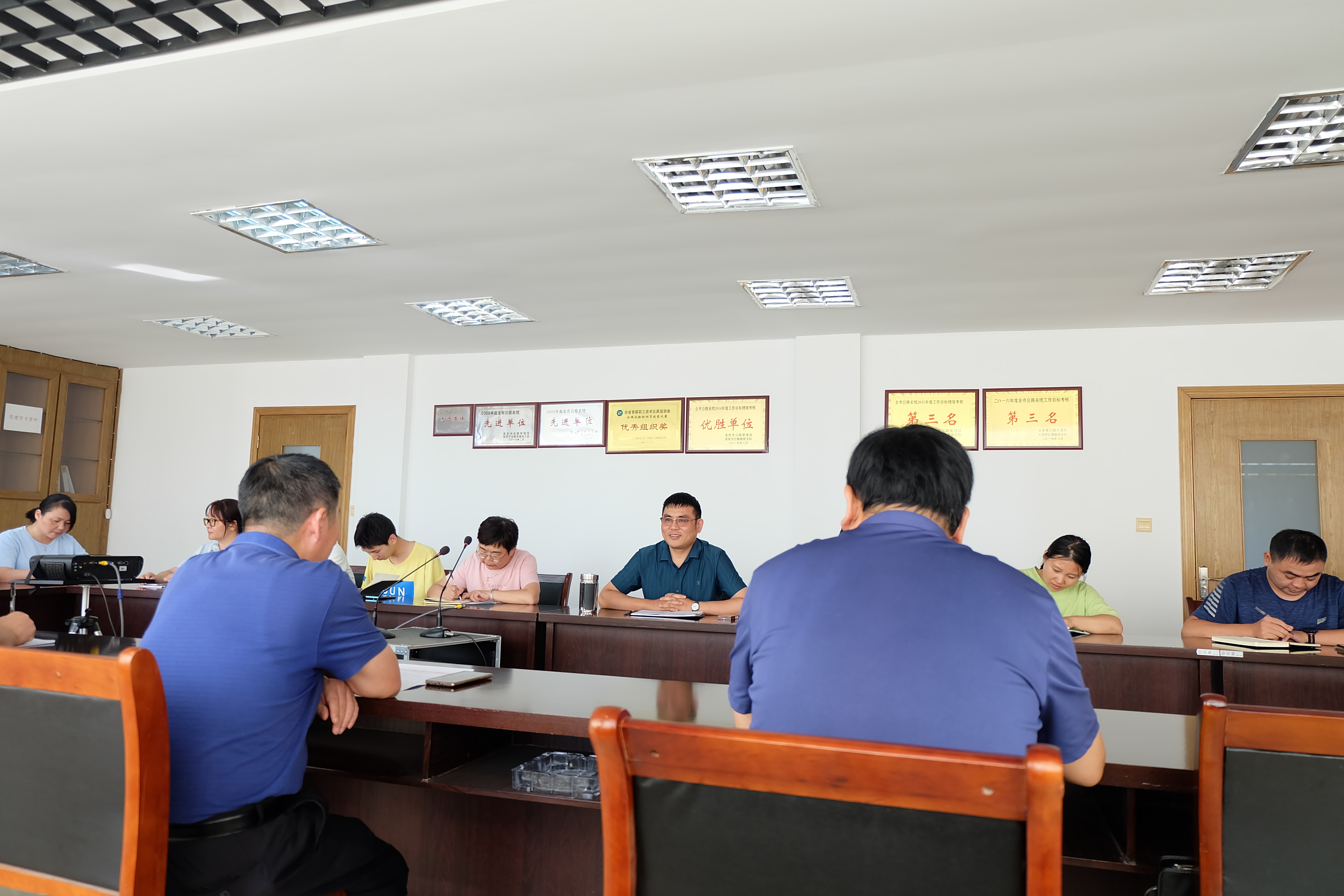 安慶市交通運輸綜合行政執(zhí)法支隊領導到公司指導工作