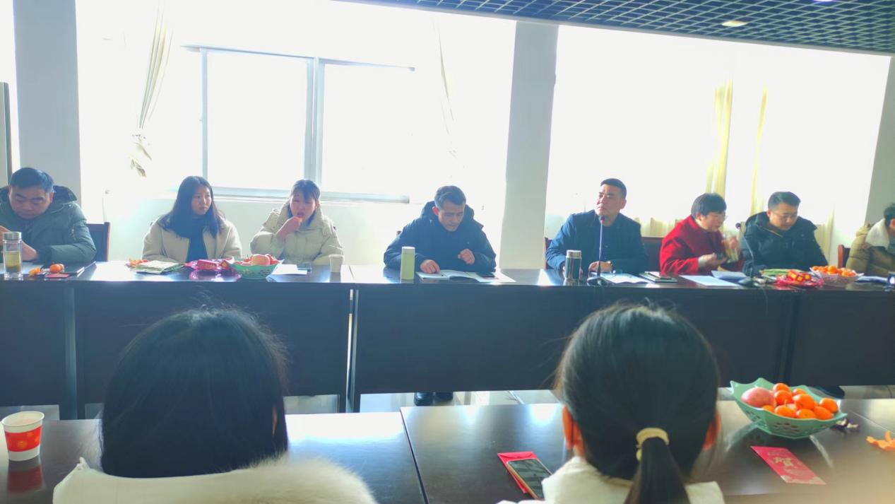 凝心聚力謀發(fā)展，踔厲奮發(fā)譜新篇